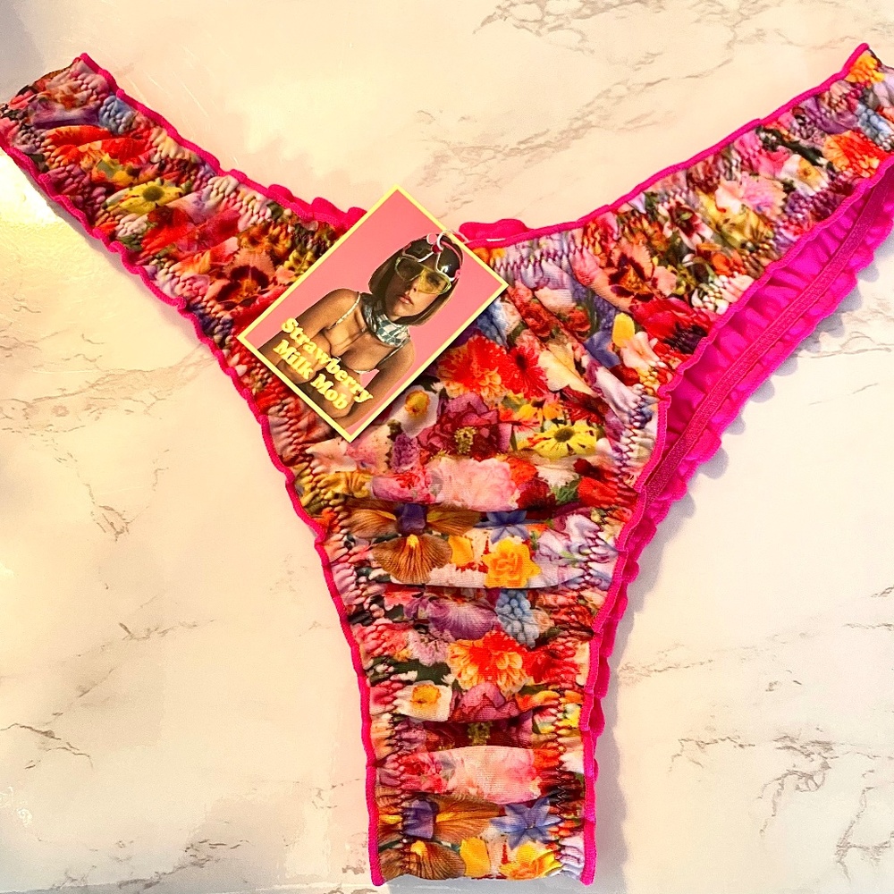 Strawberry Milk Mob Bottom